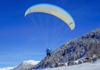 Gleitschirm-Tandemflug mit Ski-Start Raum Davos