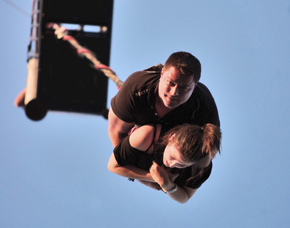 tandem-bungee-jumping-2